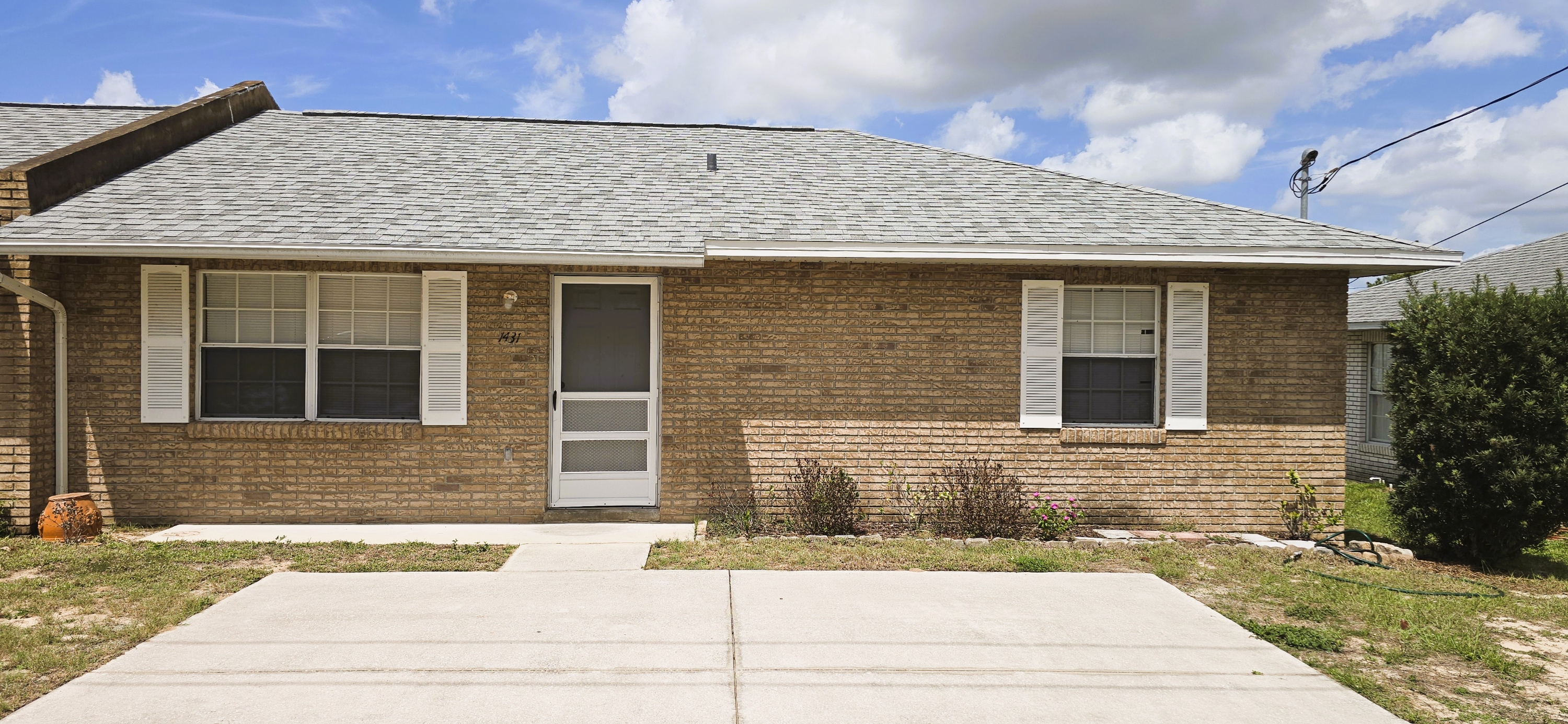 1431 Thousand Roses drive South